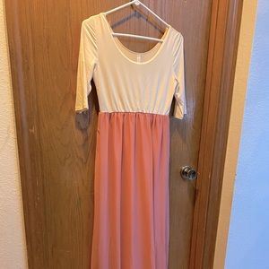 Beautiful, comfy, full length dress.